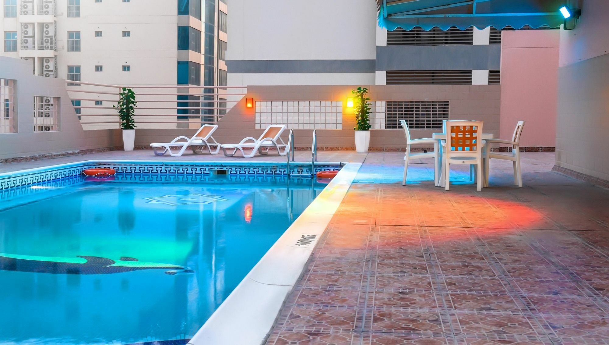 Sea Diamond Plaza Apartments Manama Exteriör bild